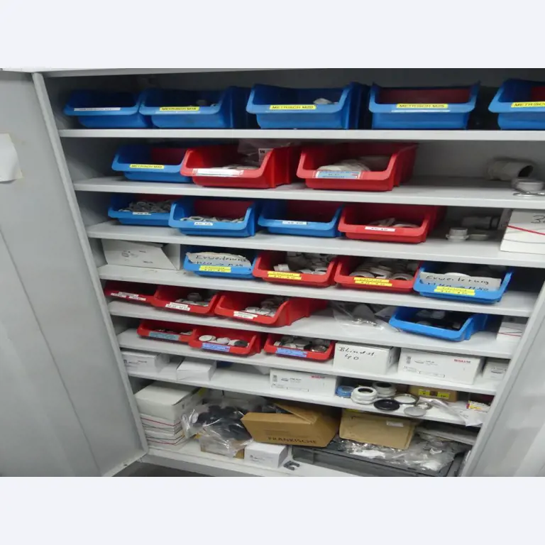 Maschinelle Einrichtung sowie Zubehör einer ehemaligen Tiefdruckerei-2