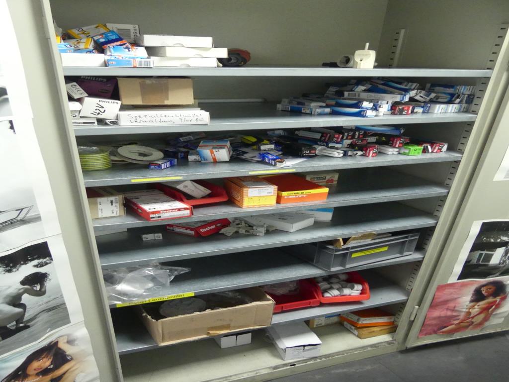 Maquinaria y accesorios de una antigua imprenta de huecograbado-2