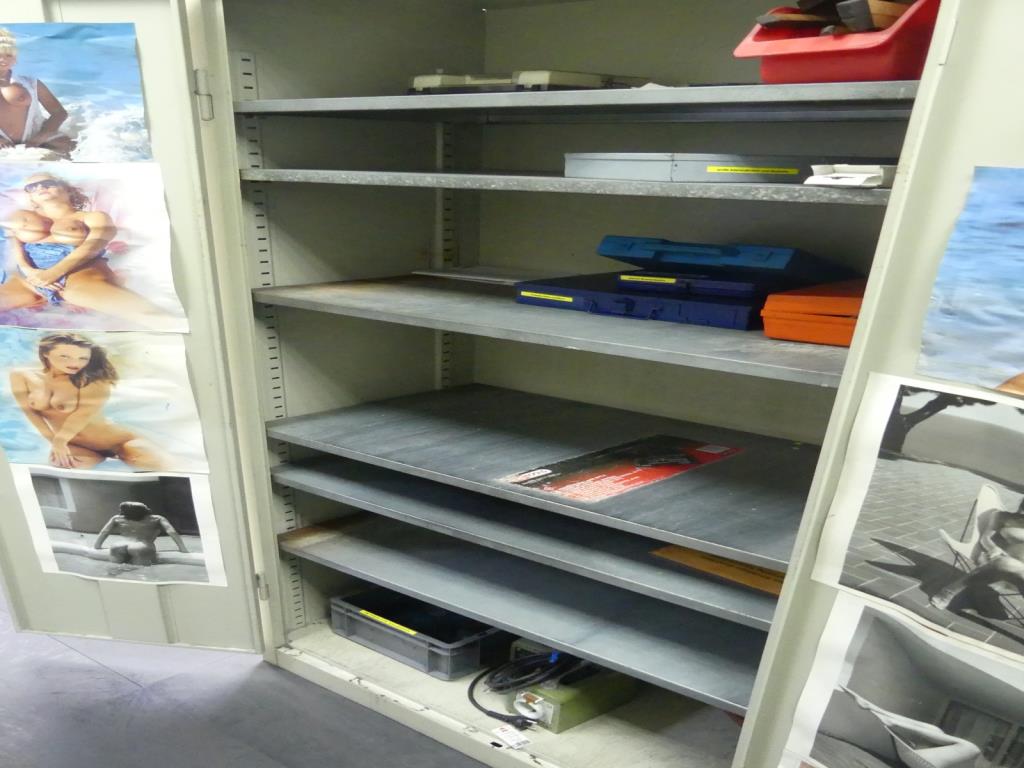 Maschinelle Einrichtung sowie Zubehör einer ehemaligen Tiefdruckerei-2