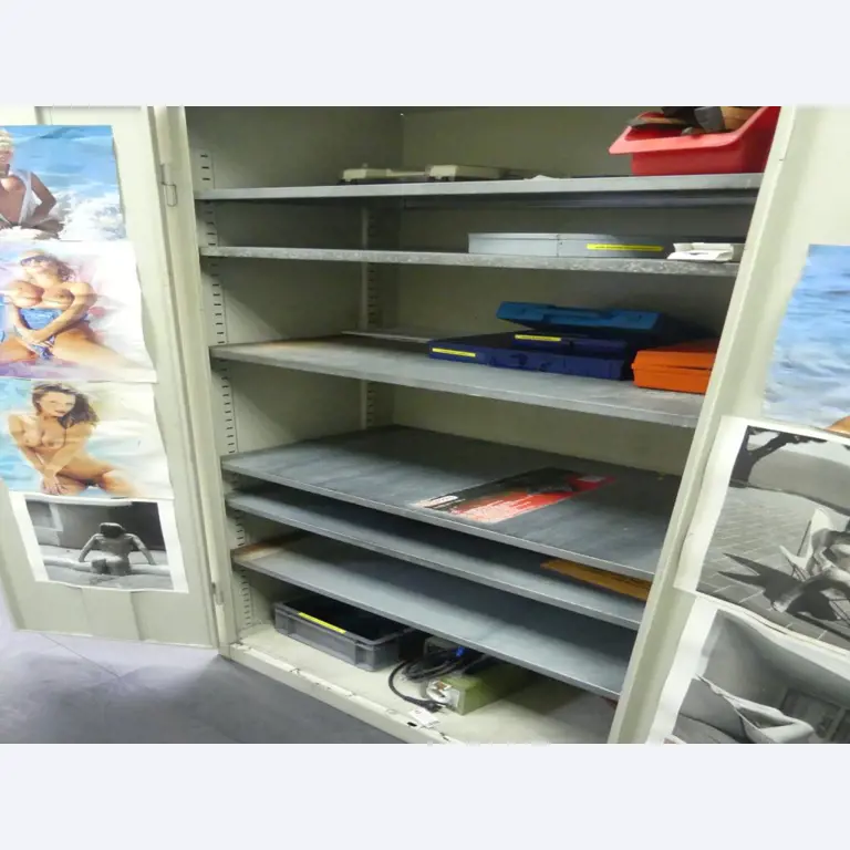 Maschinelle Einrichtung sowie Zubehör einer ehemaligen Tiefdruckerei-2