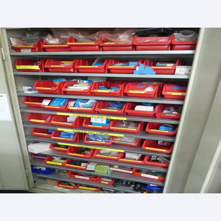 Maquinaria y accesorios de una antigua imprenta de huecograbado-2