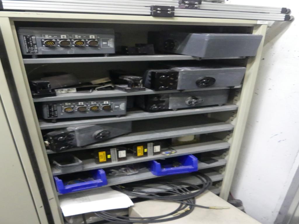 Maquinaria y accesorios de una antigua imprenta de huecograbado-18