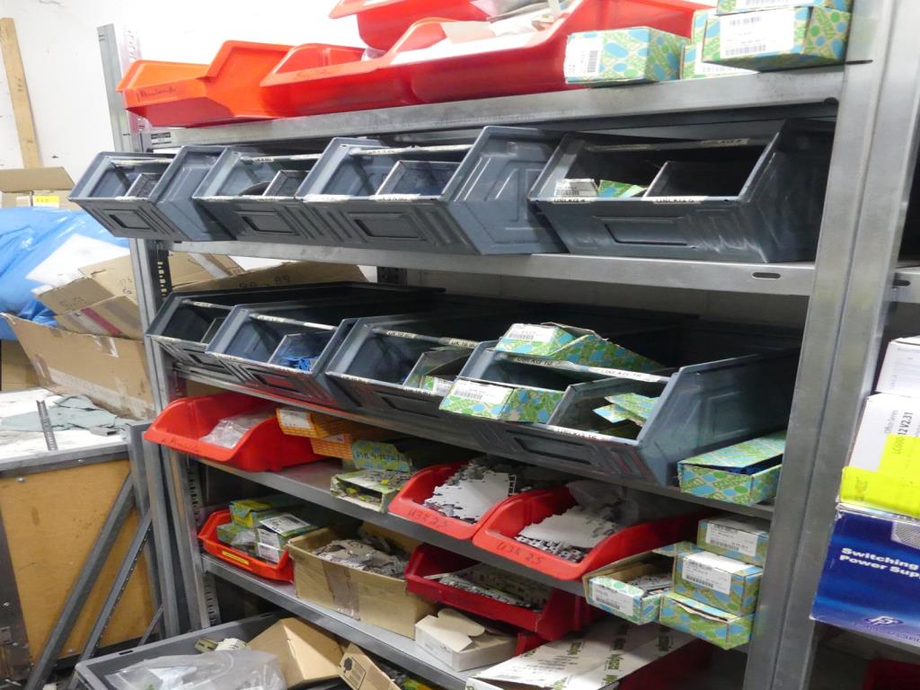 Maquinaria y accesorios de una antigua imprenta de huecograbado-25