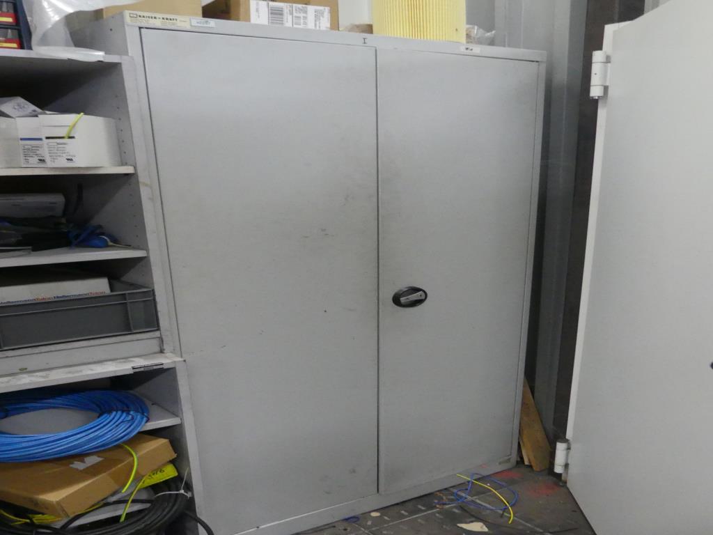 Maquinaria y accesorios de una antigua imprenta de huecograbado-1