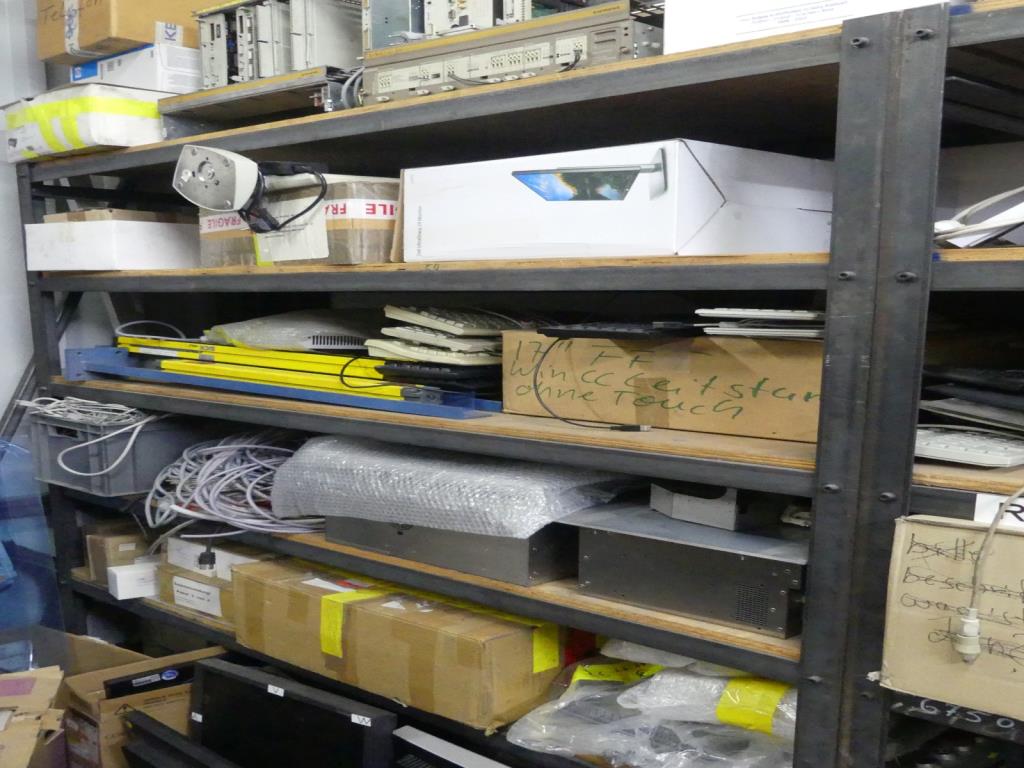 Maquinaria y accesorios de una antigua imprenta de huecograbado-29