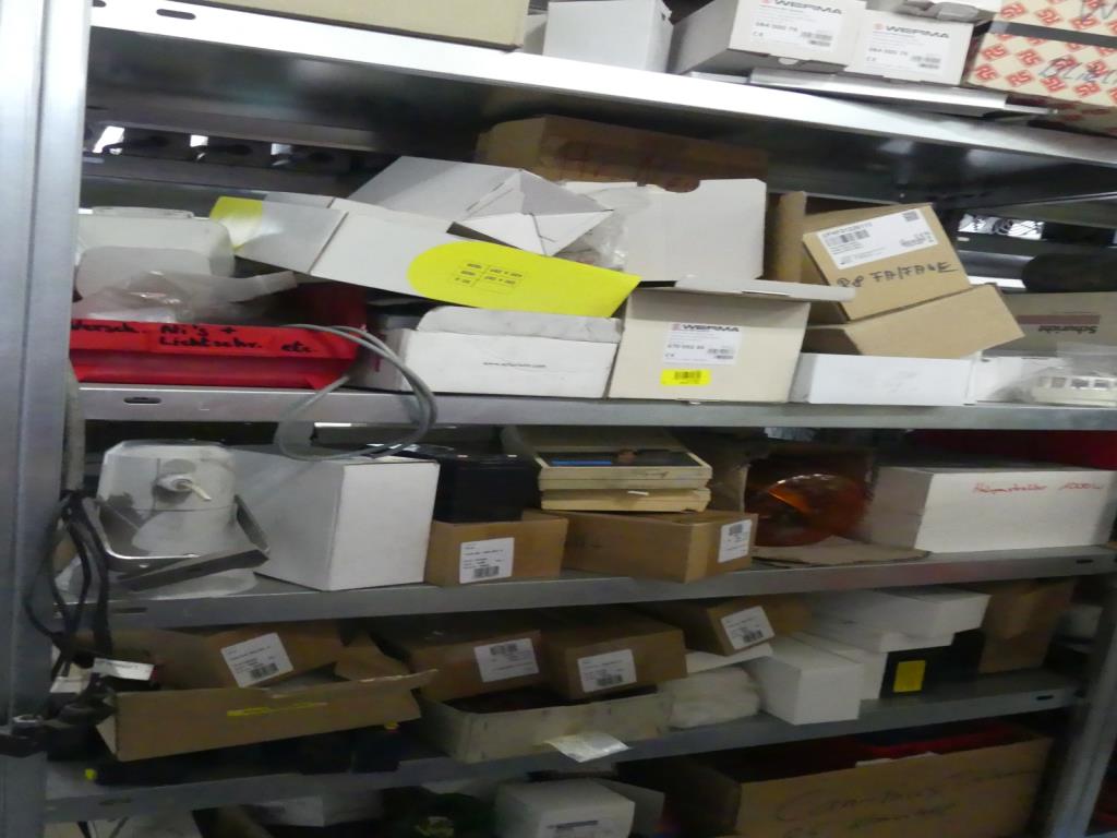 Maquinaria y accesorios de una antigua imprenta de huecograbado-31