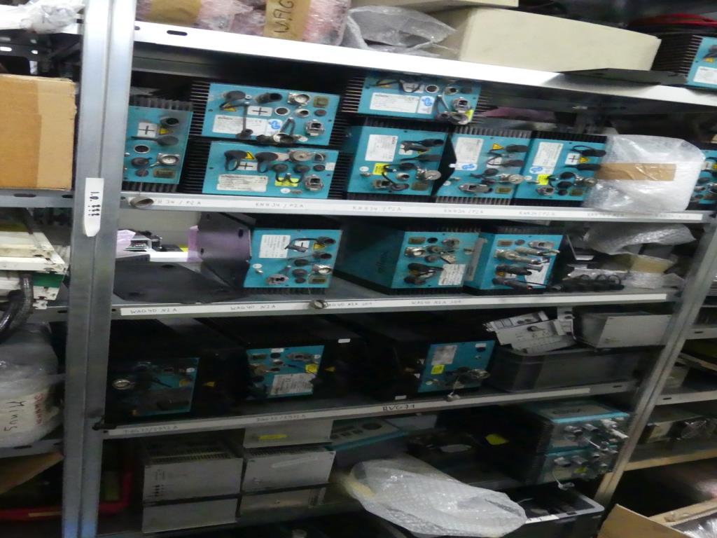 Maquinaria y accesorios de una antigua imprenta de huecograbado-35