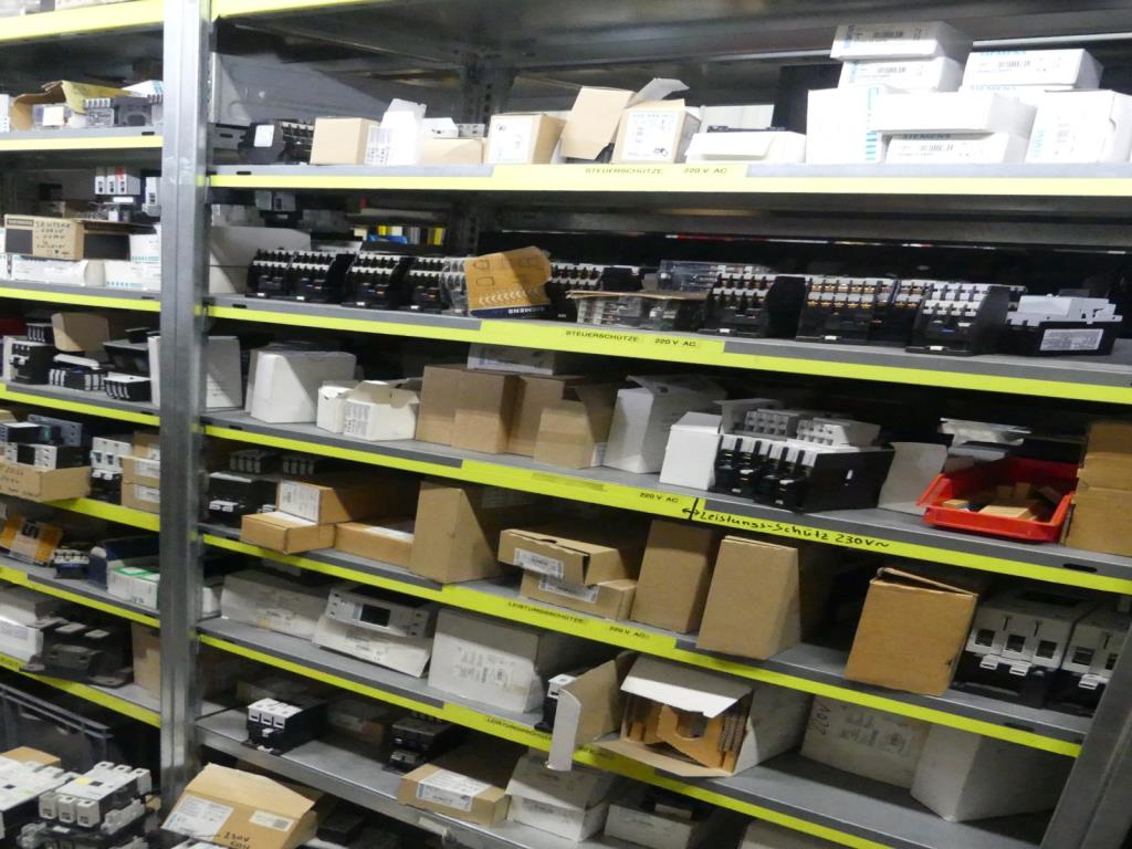 Maquinaria y accesorios de una antigua imprenta de huecograbado-38