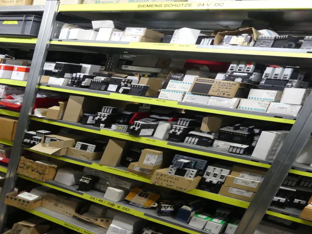 Maquinaria y accesorios de una antigua imprenta de huecograbado-41