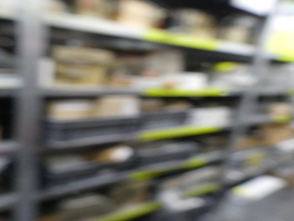 Maquinaria y accesorios de una antigua imprenta de huecograbado-46