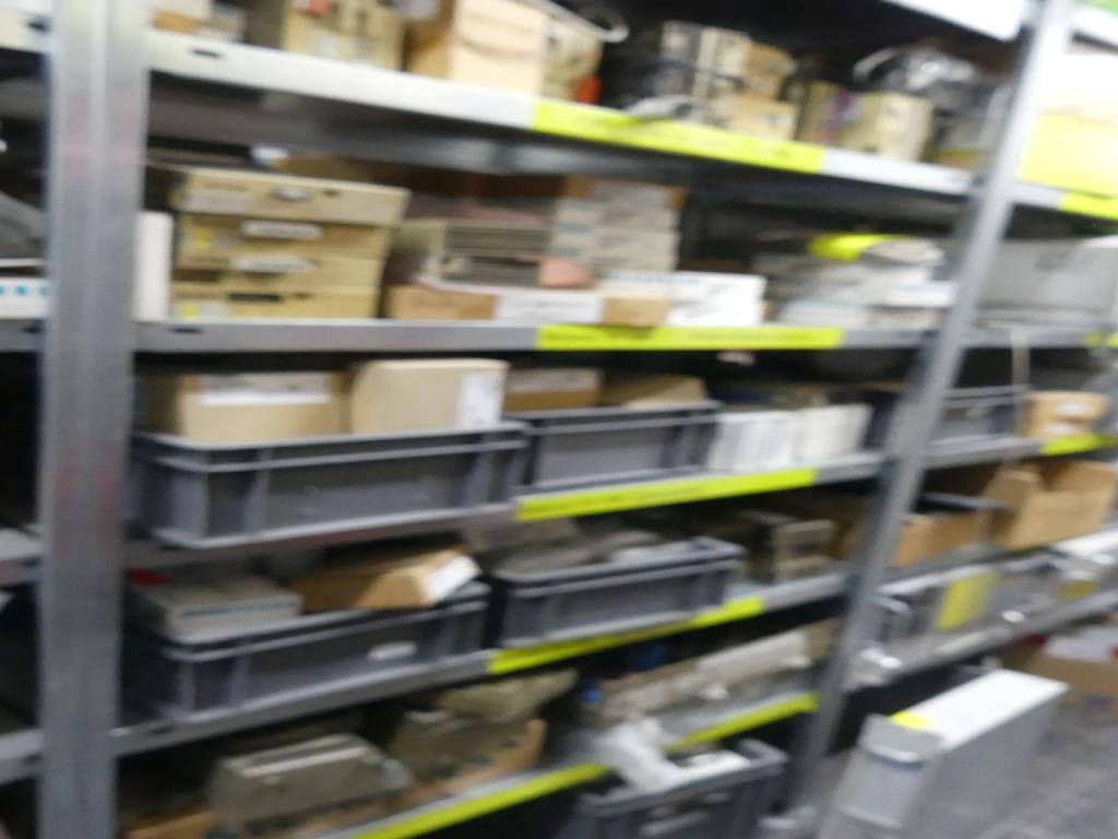 Maquinaria y accesorios de una antigua imprenta de huecograbado-47