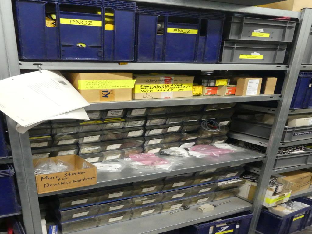 Maquinaria y accesorios de una antigua imprenta de huecograbado-56