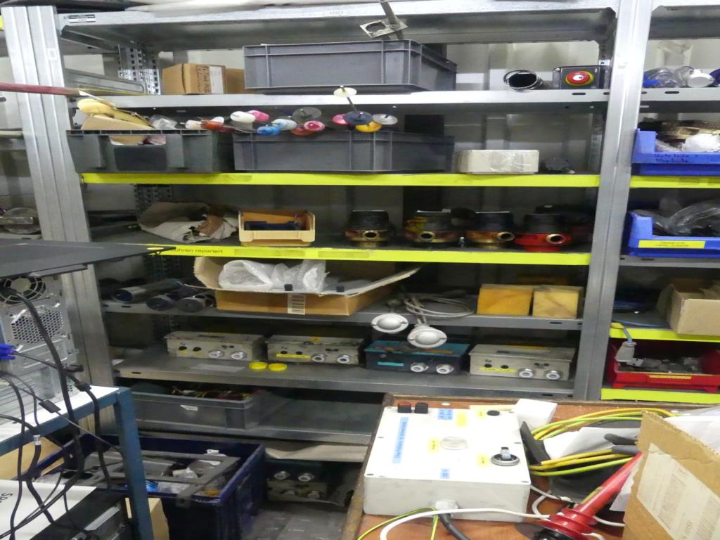 Maquinaria y accesorios de una antigua imprenta de huecograbado-5