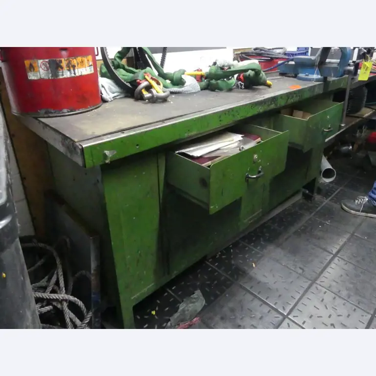 Maquinaria y accesorios de una antigua imprenta de huecograbado-1