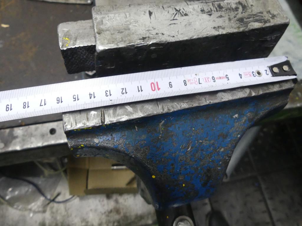 Maquinaria y accesorios de una antigua imprenta de huecograbado-3