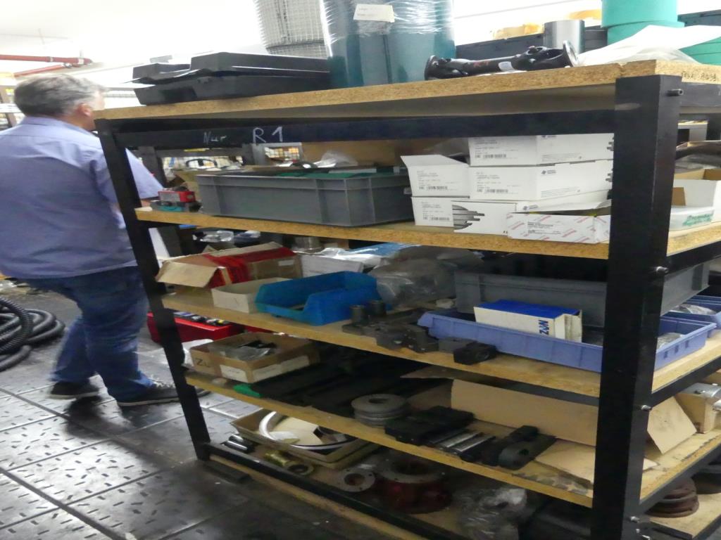 Máquinas e acessórios de uma antiga fábrica de impressão de gravuras-2