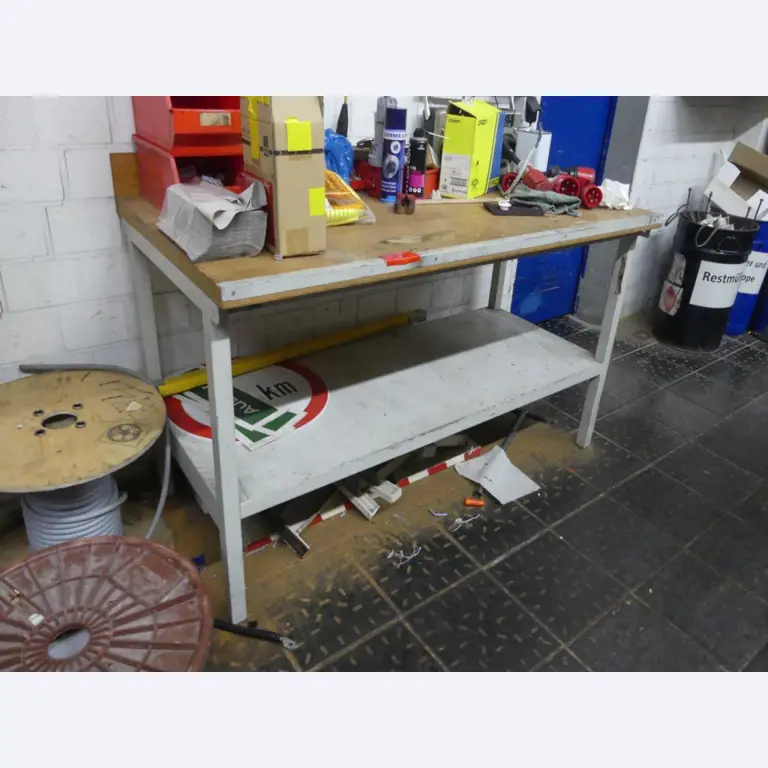 Maquinaria y accesorios de una antigua imprenta de huecograbado-1