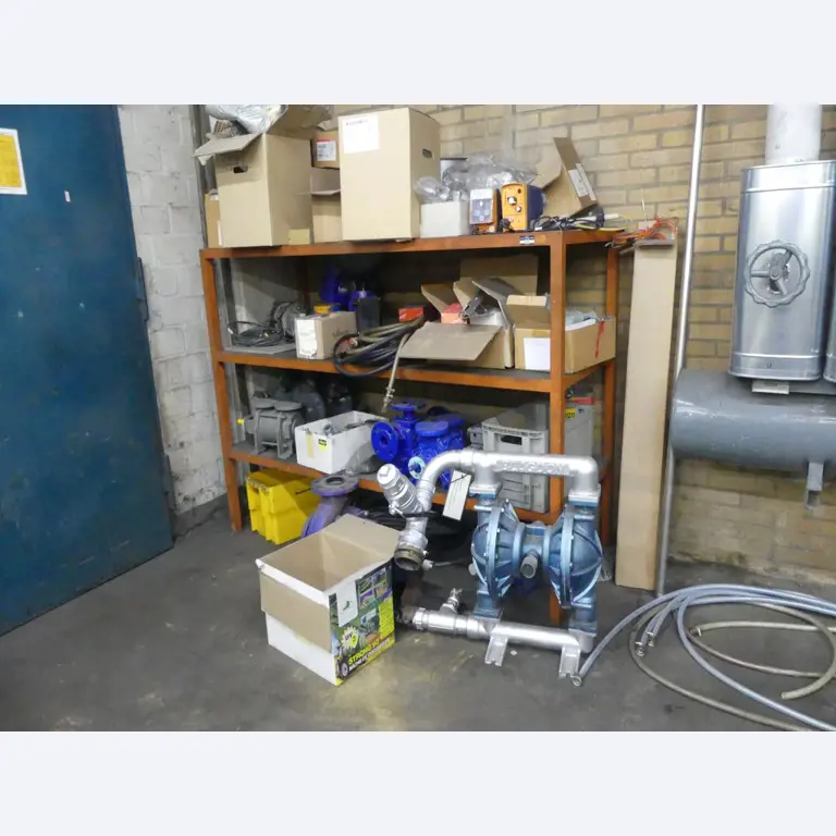 Maschinelle Einrichtung sowie Zubehör einer ehemaligen Tiefdruckerei-1