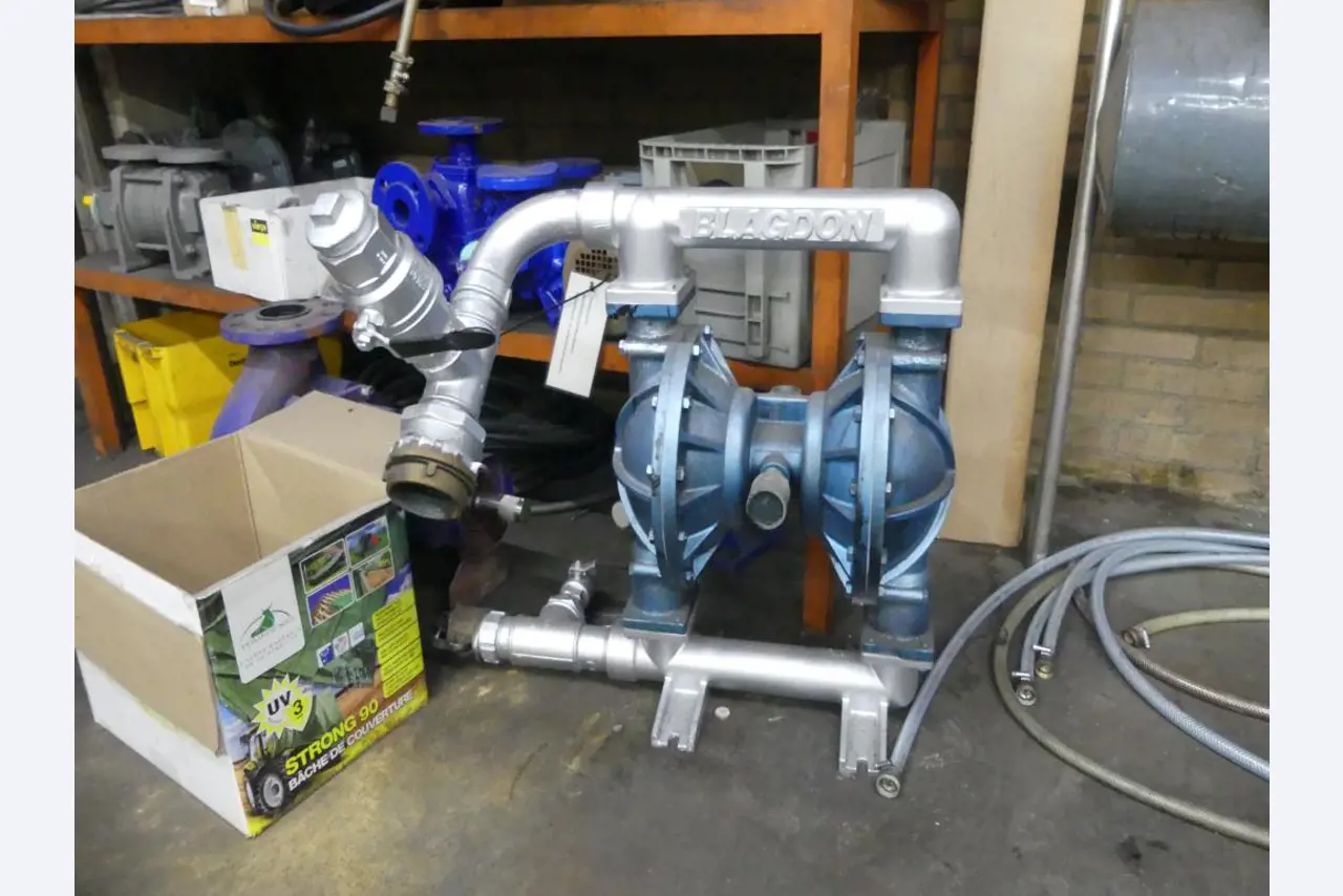 Maschinelle Einrichtung sowie Zubehör einer ehemaligen Tiefdruckerei-2