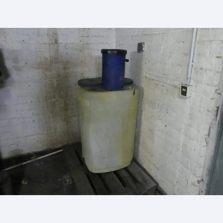 Equipement mécanique et accessoires d'une ancienne imprimerie en héliogravure-4