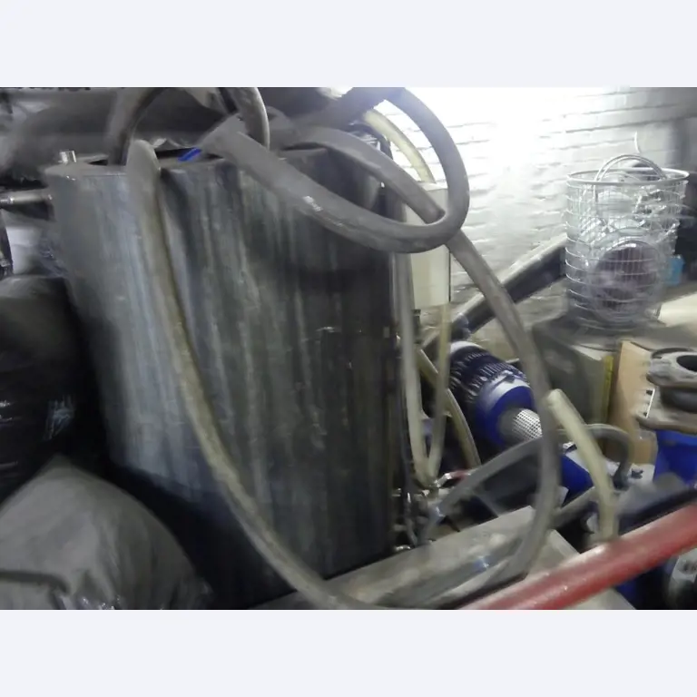 Equipement mécanique et accessoires d'une ancienne imprimerie en héliogravure-7