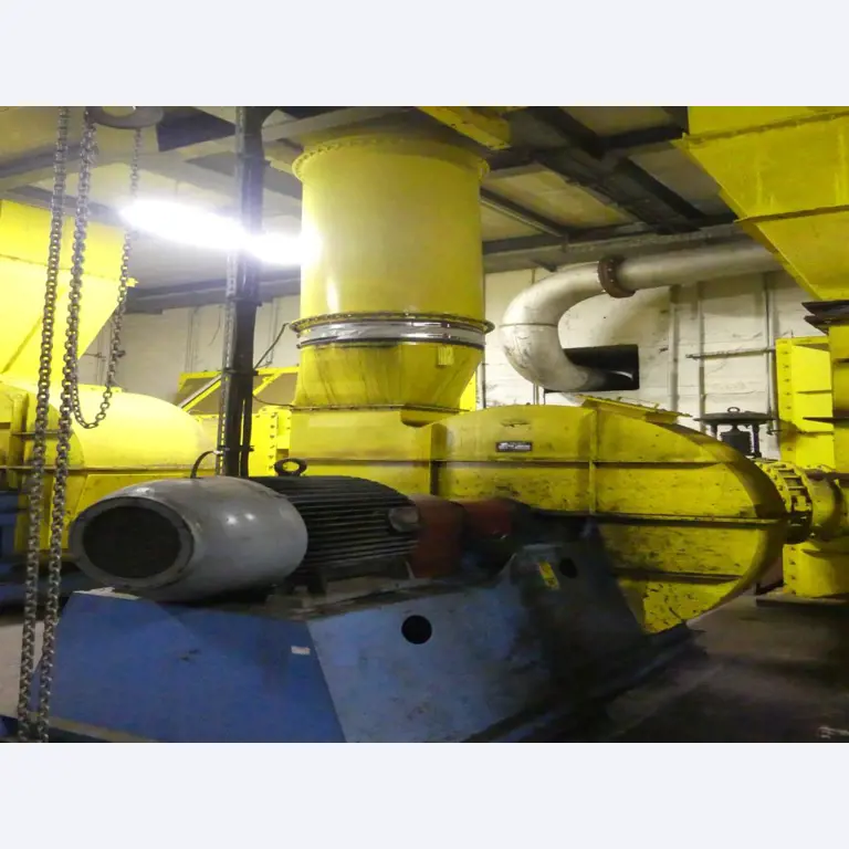 Equipement mécanique et accessoires d'une ancienne imprimerie en héliogravure-4