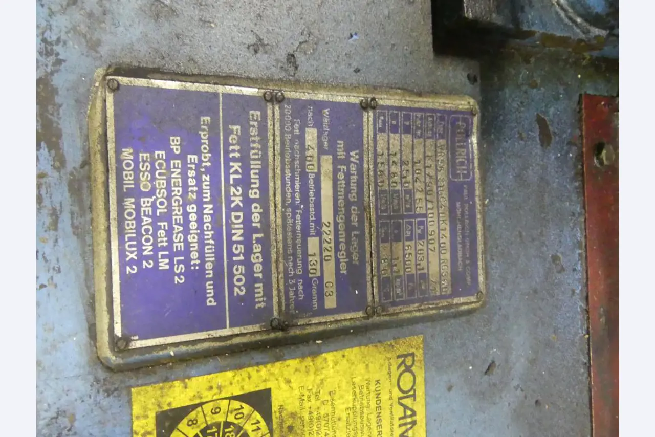 Equipement mécanique et accessoires d'une ancienne imprimerie en héliogravure-7