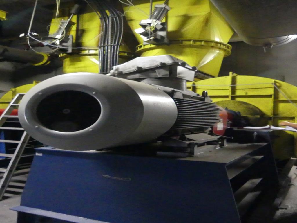 Maschinelle Einrichtung sowie Zubehör einer ehemaligen Tiefdruckerei-1