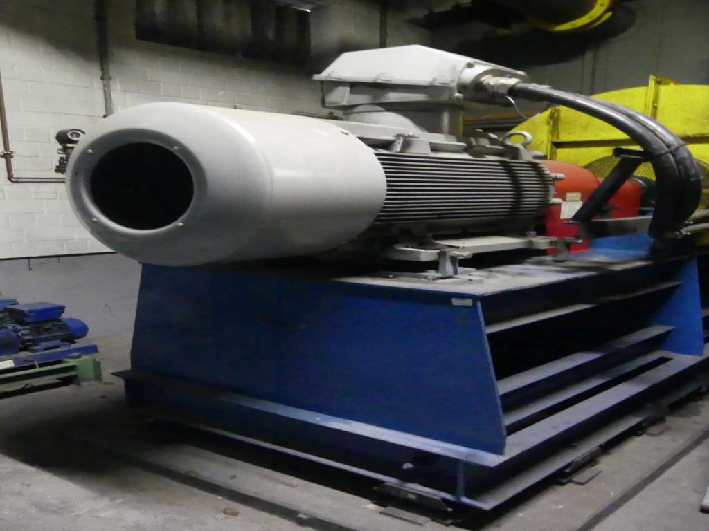 Maschinelle Einrichtung sowie Zubehör einer ehemaligen Tiefdruckerei-2