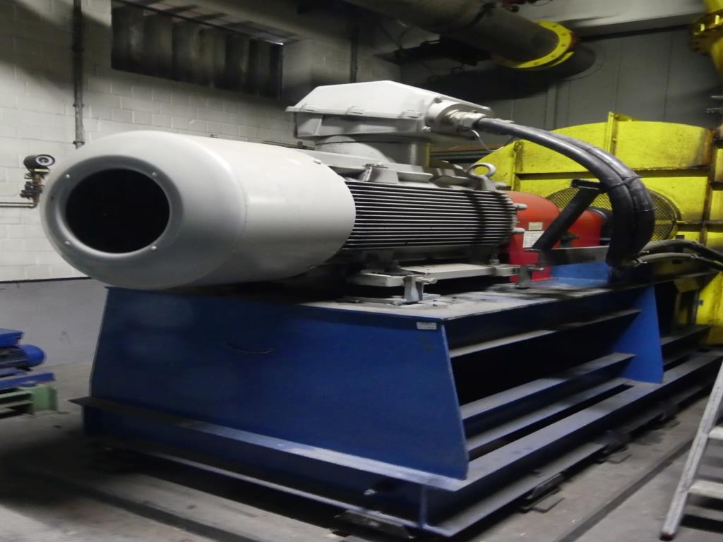 Maschinelle Einrichtung sowie Zubehör einer ehemaligen Tiefdruckerei-3