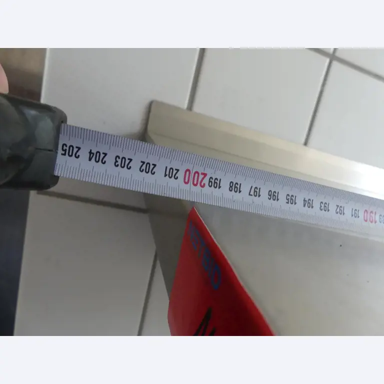 Maquinaria y accesorios de una antigua imprenta de huecograbado-2