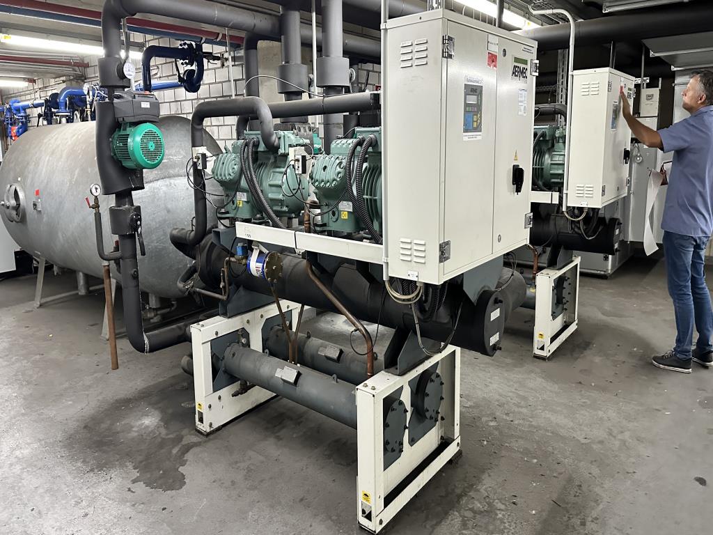 Maquinaria y accesorios de una antigua imprenta de huecograbado-1