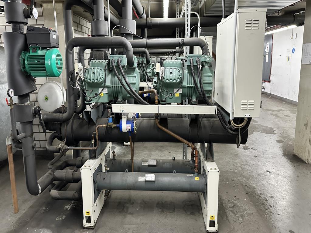 Maquinaria y accesorios de una antigua imprenta de huecograbado-2