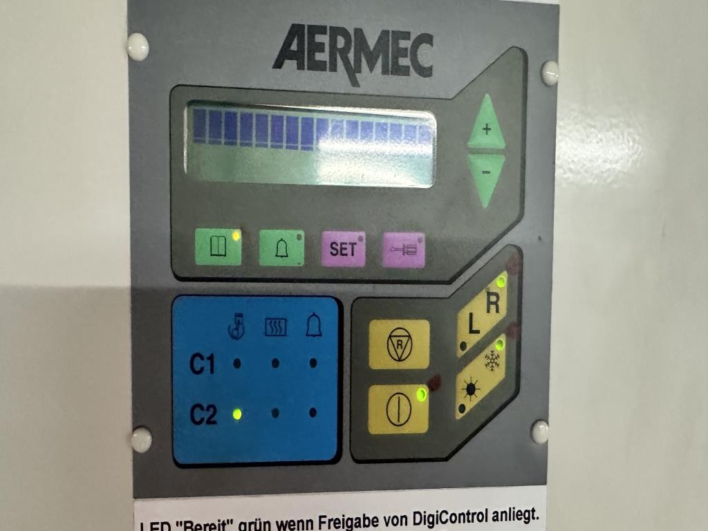 Maquinaria y accesorios de una antigua imprenta de huecograbado-3