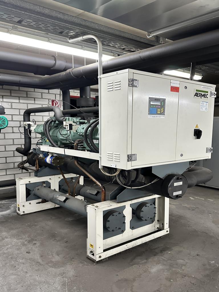 Maquinaria y accesorios de una antigua imprenta de huecograbado-4