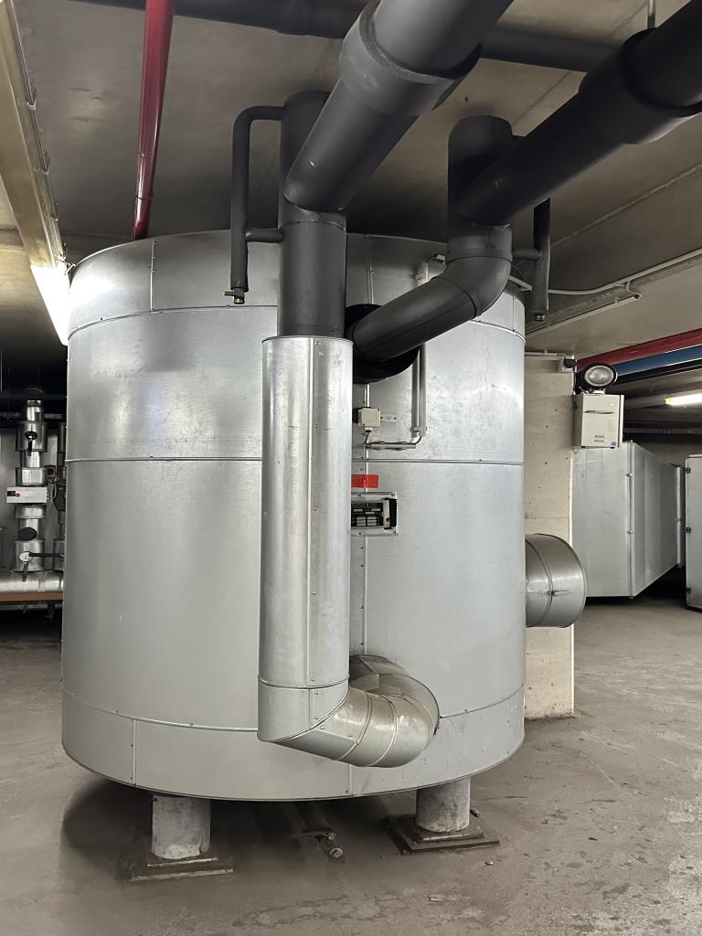 Maquinaria y accesorios de una antigua imprenta de huecograbado-8