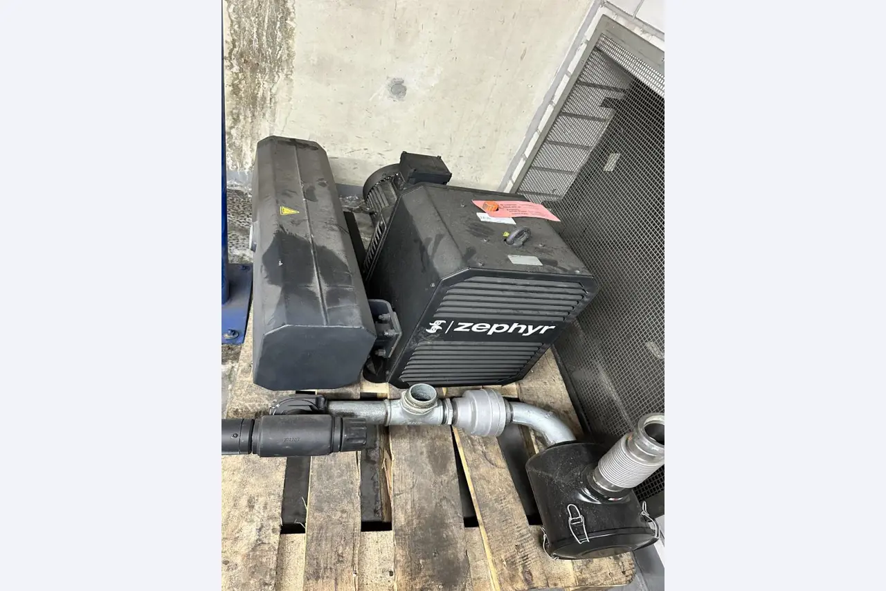 Maschinelle Einrichtung sowie Zubehör einer ehemaligen Tiefdruckerei-10