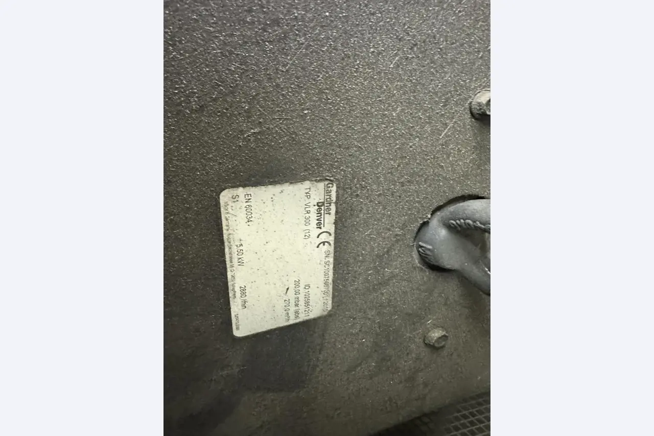 Maschinelle Einrichtung sowie Zubehör einer ehemaligen Tiefdruckerei-11