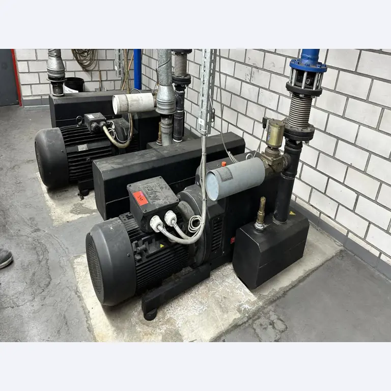 Maschinelle Einrichtung sowie Zubehör einer ehemaligen Tiefdruckerei-1