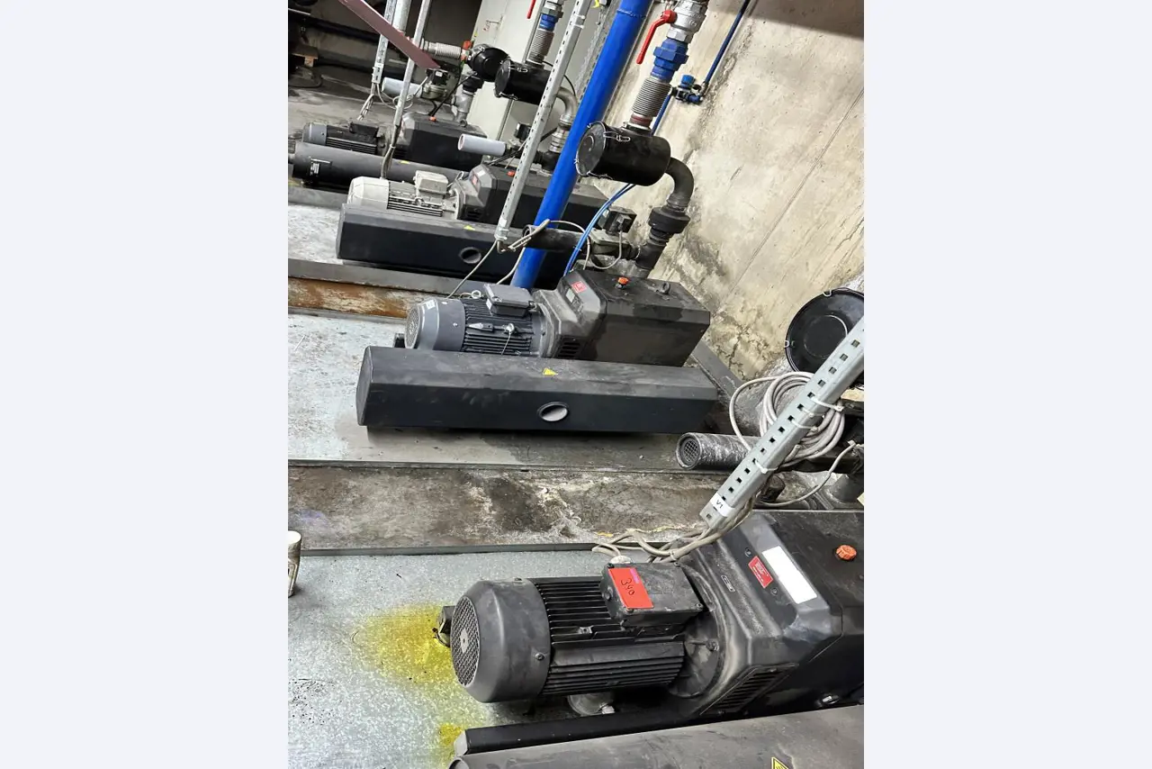 Maschinelle Einrichtung sowie Zubehör einer ehemaligen Tiefdruckerei-5