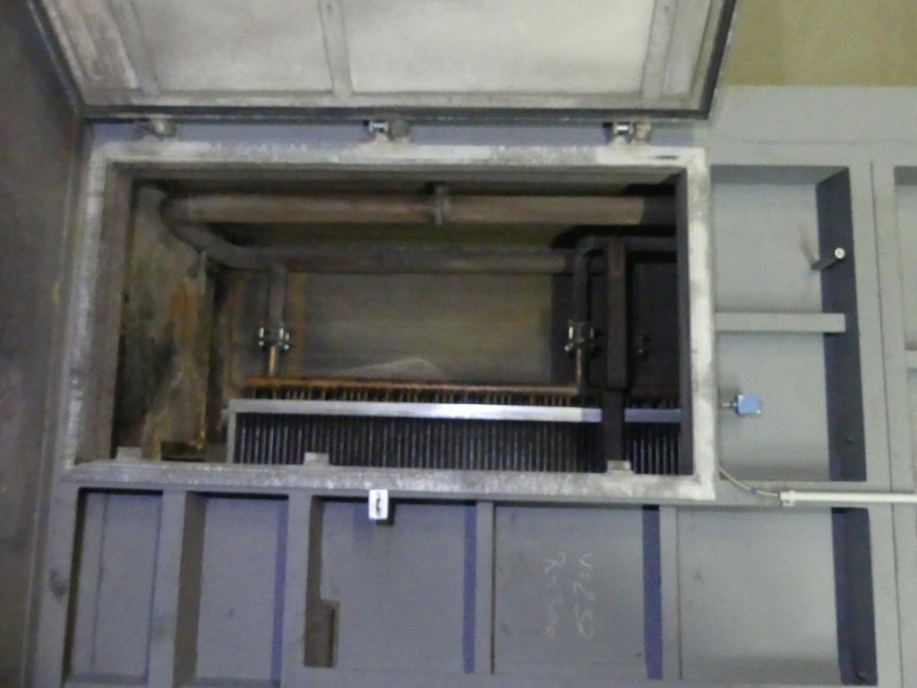 Maquinaria y accesorios de una antigua imprenta de huecograbado-11