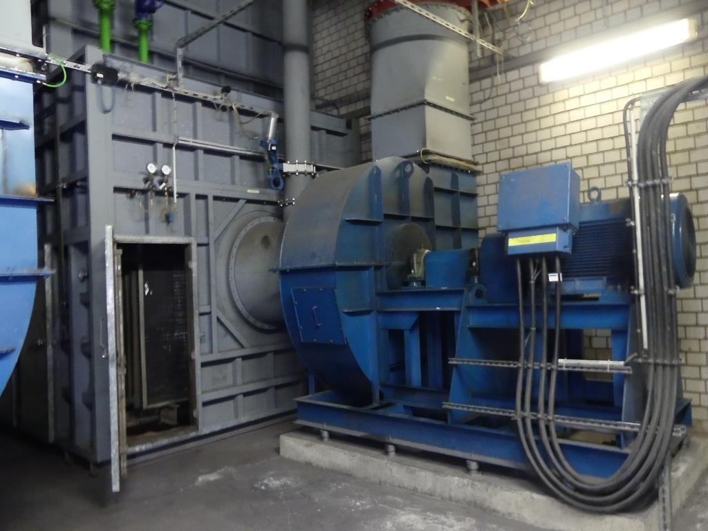 Maquinaria y accesorios de una antigua imprenta de huecograbado-3