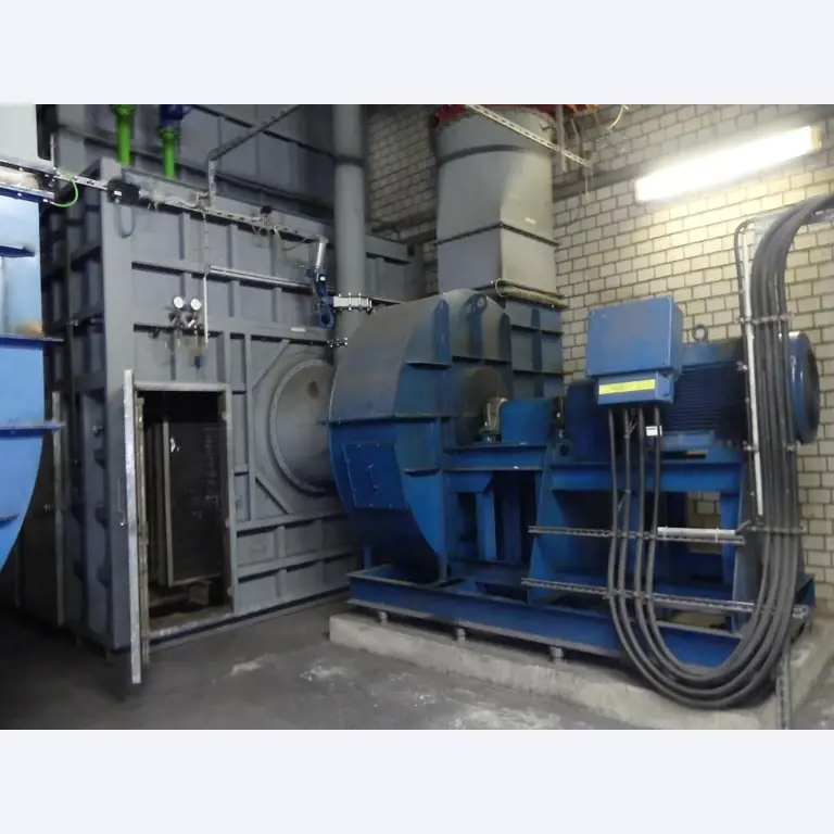 Equipement mécanique et accessoires d'une ancienne imprimerie en héliogravure-3