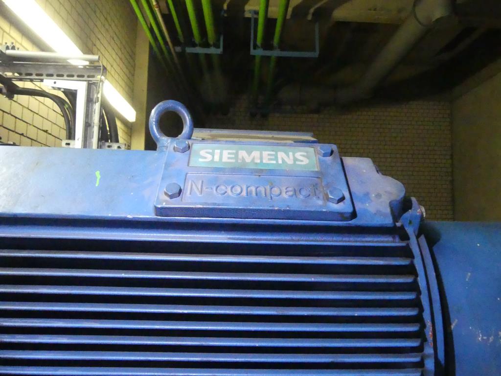 Maquinaria y accesorios de una antigua imprenta de huecograbado-4