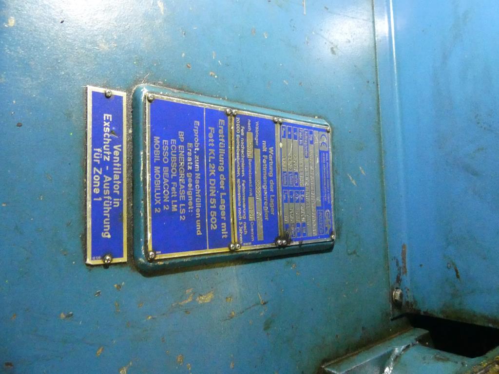 Maquinaria y accesorios de una antigua imprenta de huecograbado-5