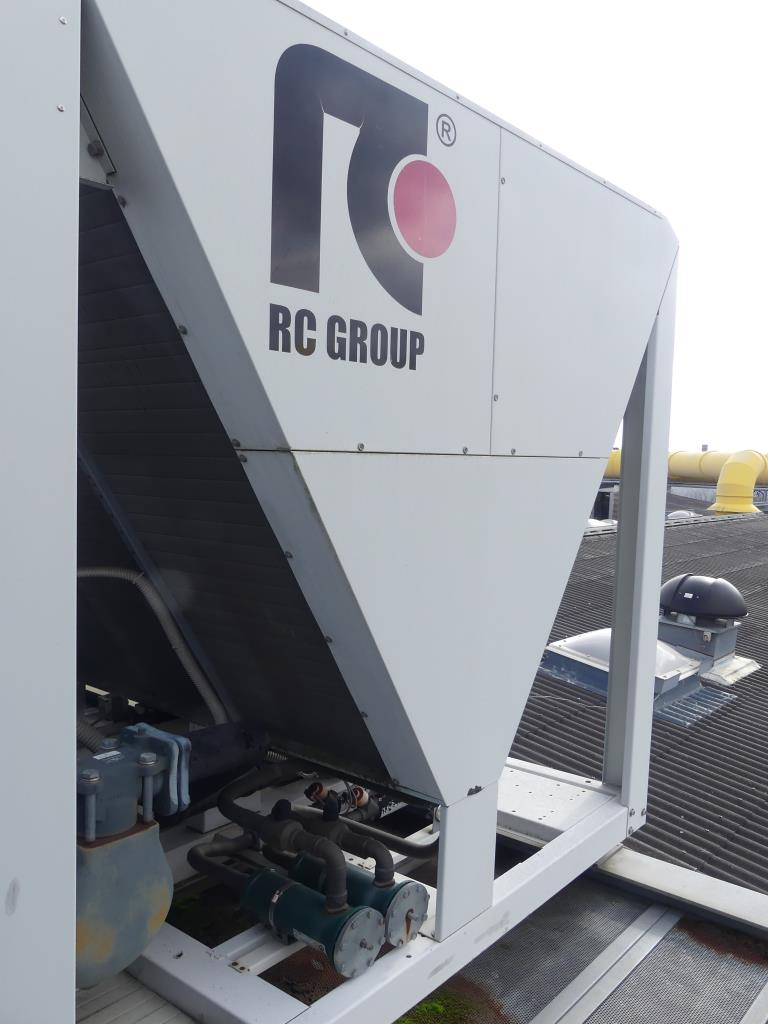 Maquinaria y accesorios de una antigua imprenta de huecograbado-1