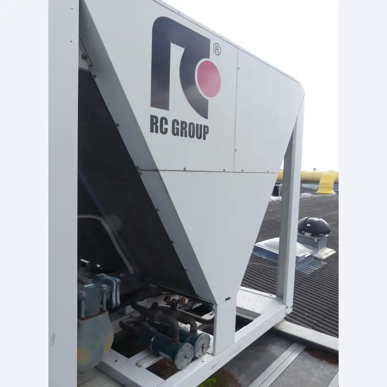 Equipement mécanique et accessoires d'une ancienne imprimerie en héliogravure-1