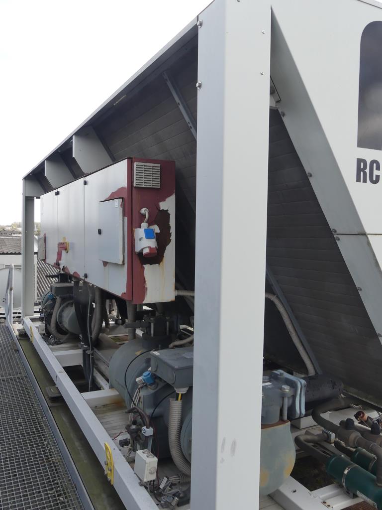 Maquinaria y accesorios de una antigua imprenta de huecograbado-2