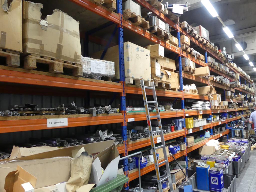 Máquinas e acessórios de uma antiga fábrica de impressão de gravuras-1