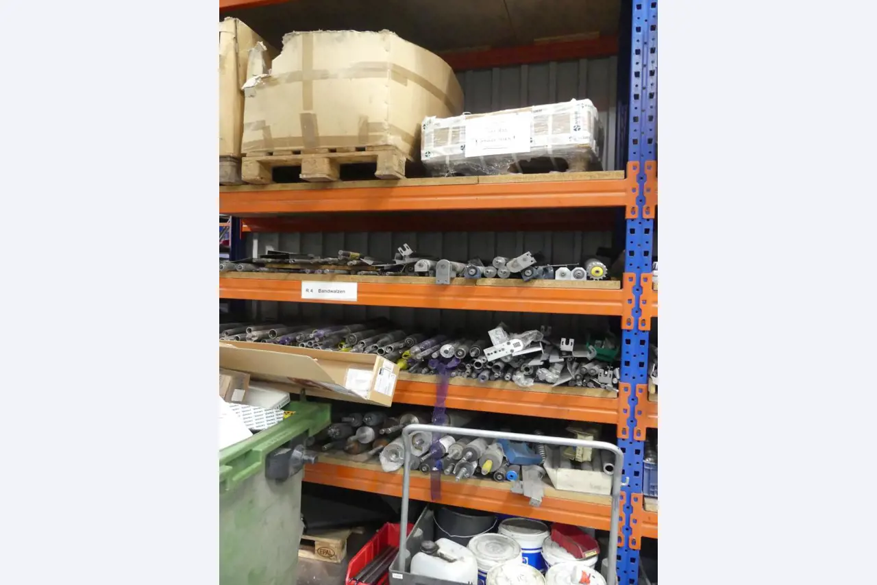 Maschinelle Einrichtung sowie Zubehör einer ehemaligen Tiefdruckerei-2